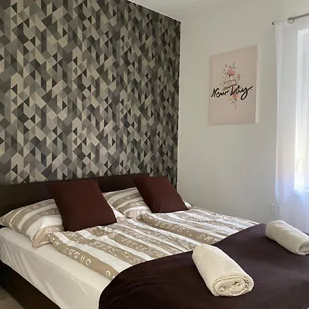 Pipacs Vendeghaz Apartament Harkány