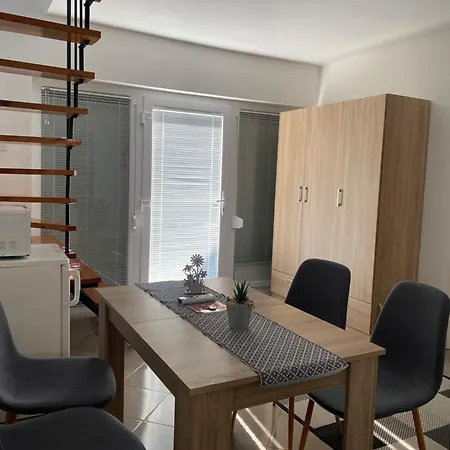 Pipacs Vendeghaz Apartment Harkany